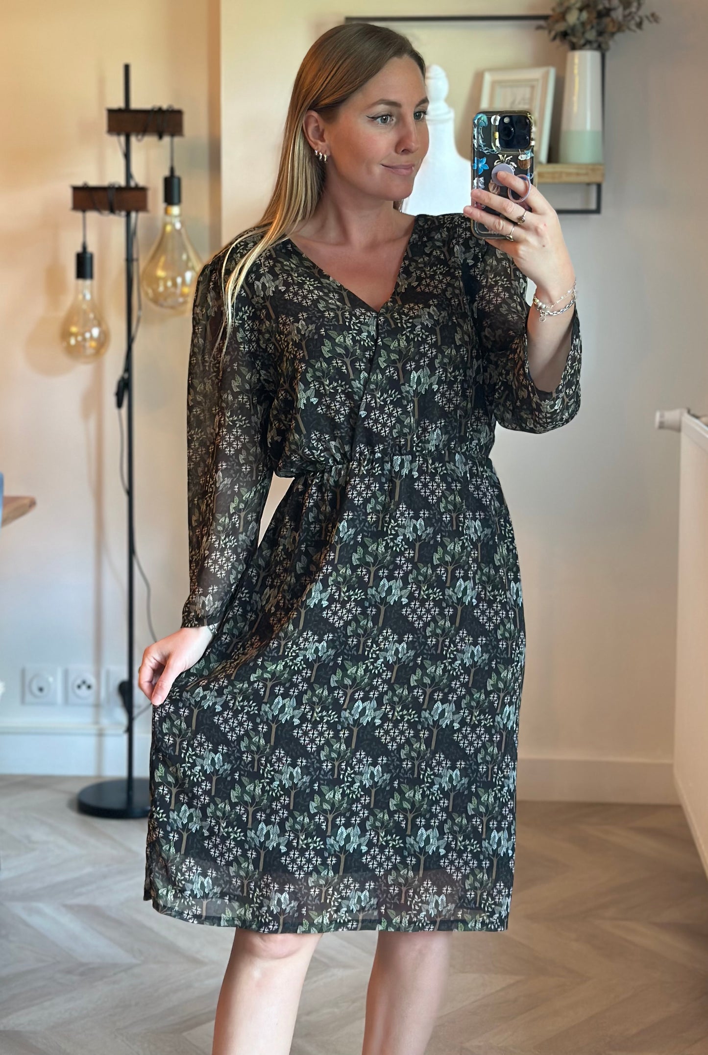 Robe imprimé végétal noire et vert T.40