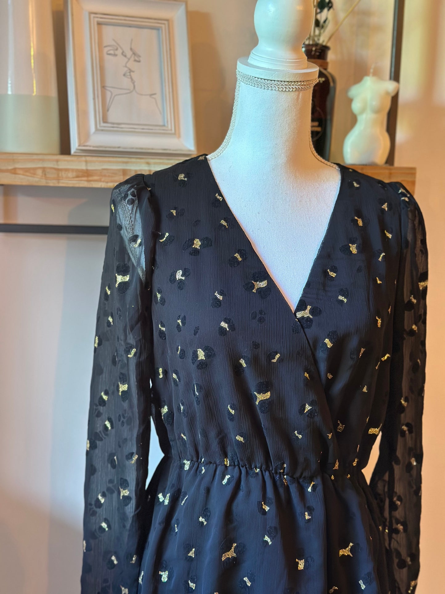 Robe noire voile plumetis doré T.36/38