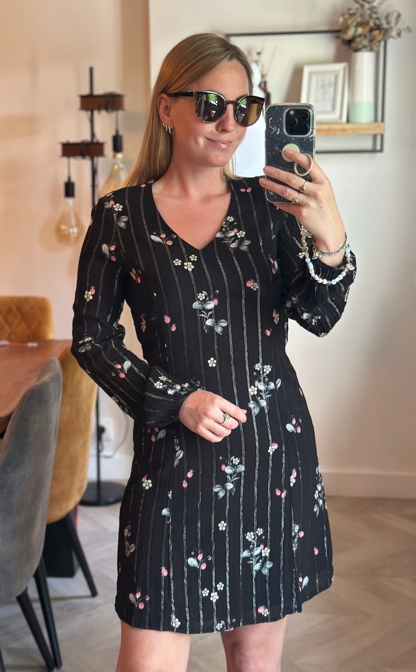 Robe noire fleurie rayée lurex T.36