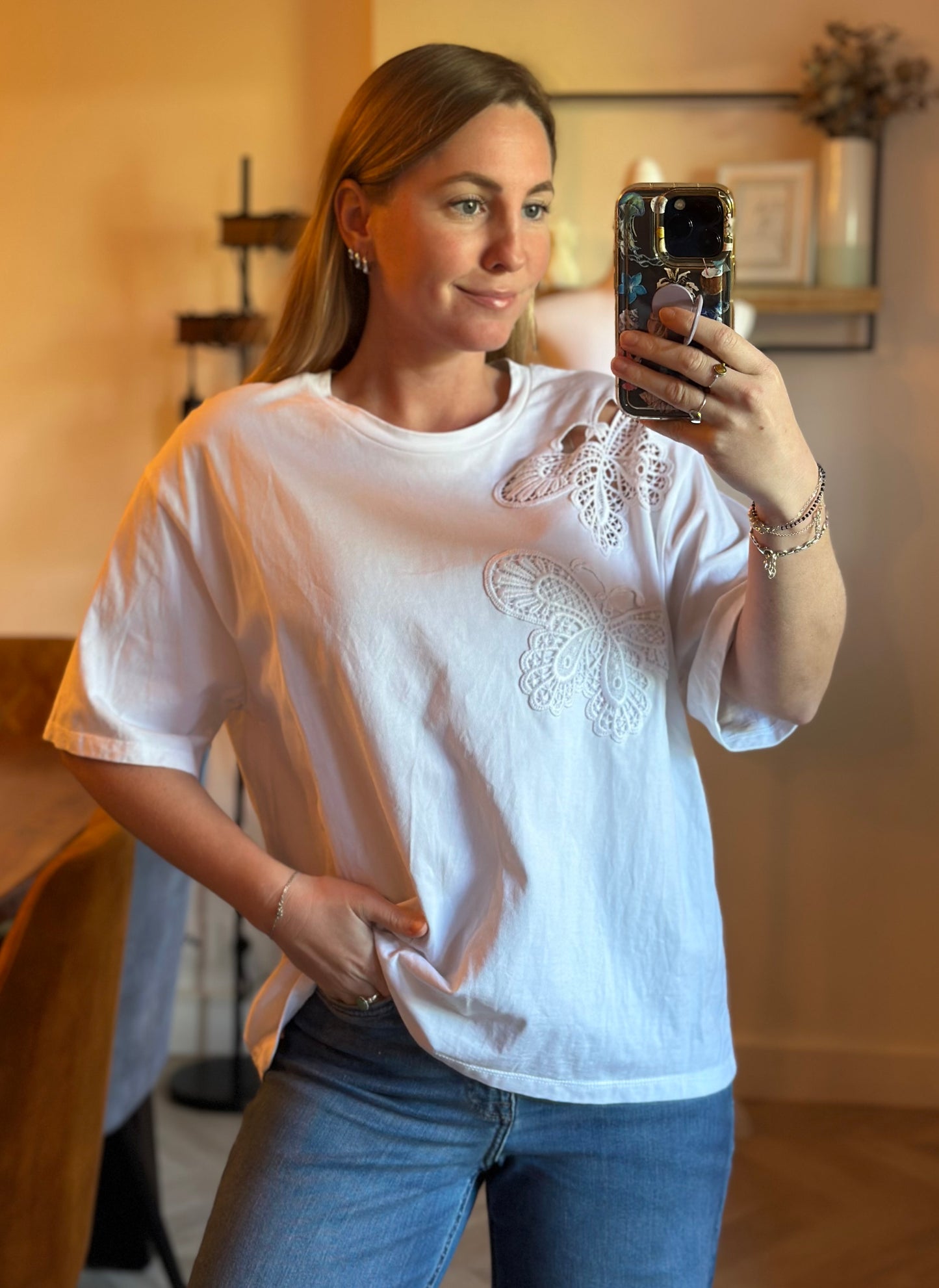 T-shirt manches courtes blanc brodé papillon en coton T.40 oversize