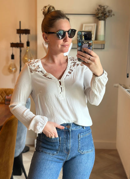 Blouse brodée blanche T.40