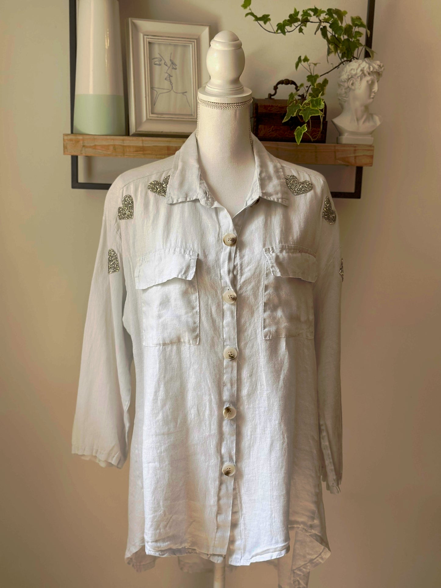 Chemise tunique blanche en lin – Cœurs argentés T.U