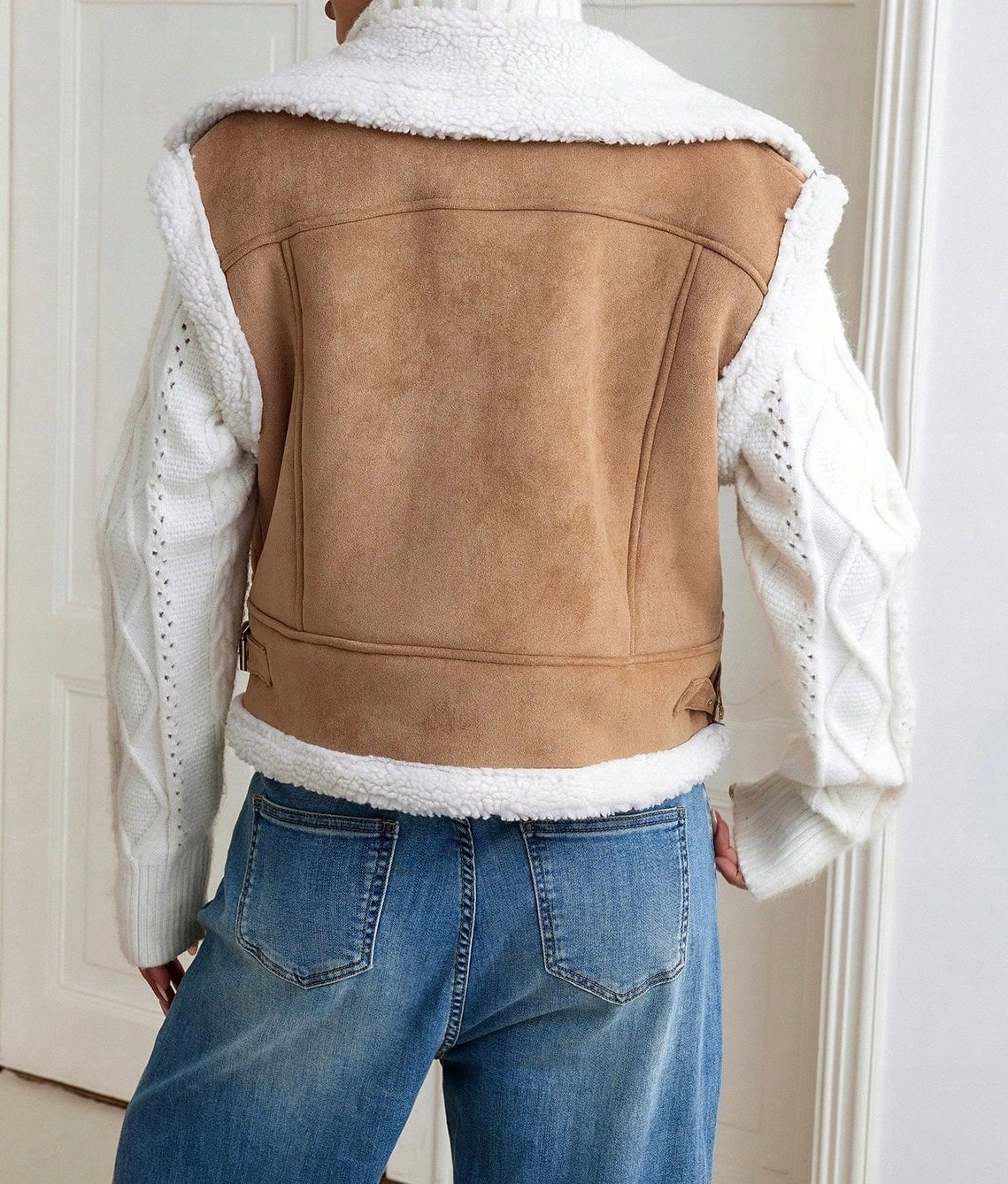 Veste sans manches style peau retournée beige et écru T.34