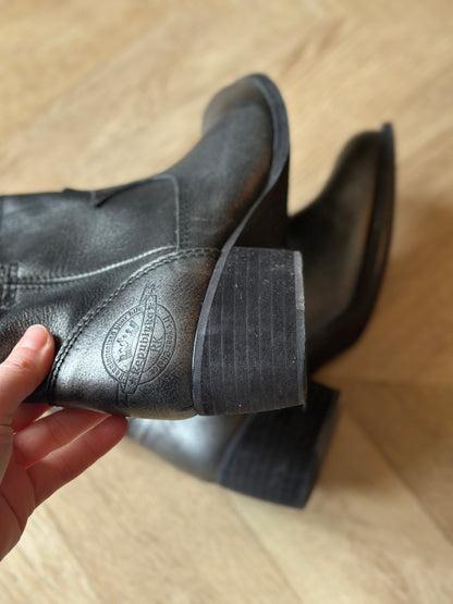 Bottines cuir noir talon P.37