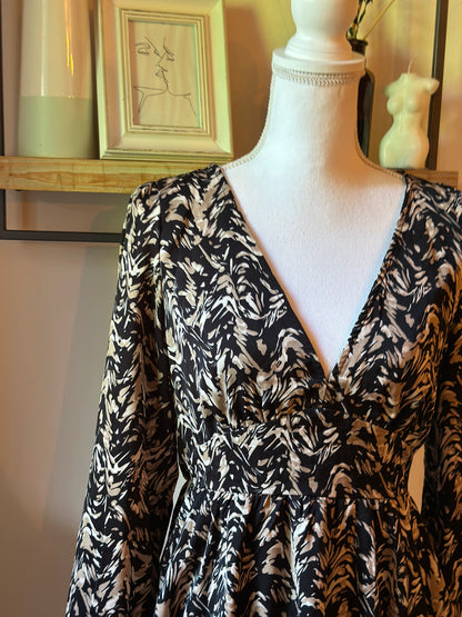 Robe fluide imprimé noir et beige T.38/40