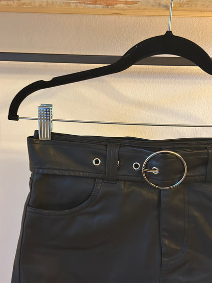 Jupe courte effet cuir noir T.36