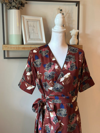 Robe portefeuille fleurie marron T.38