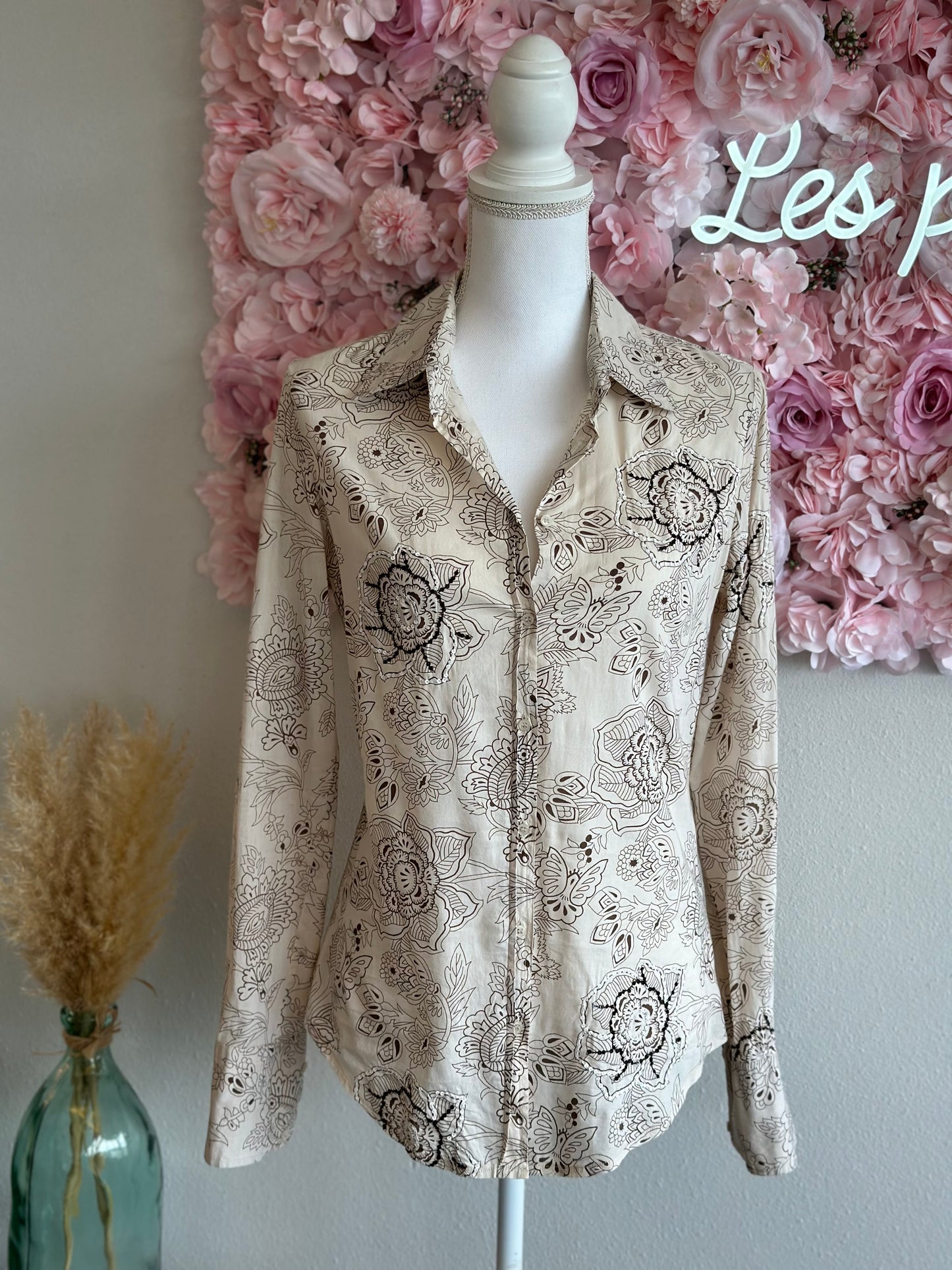 Chemise motifs fleuris et sequins, T.38