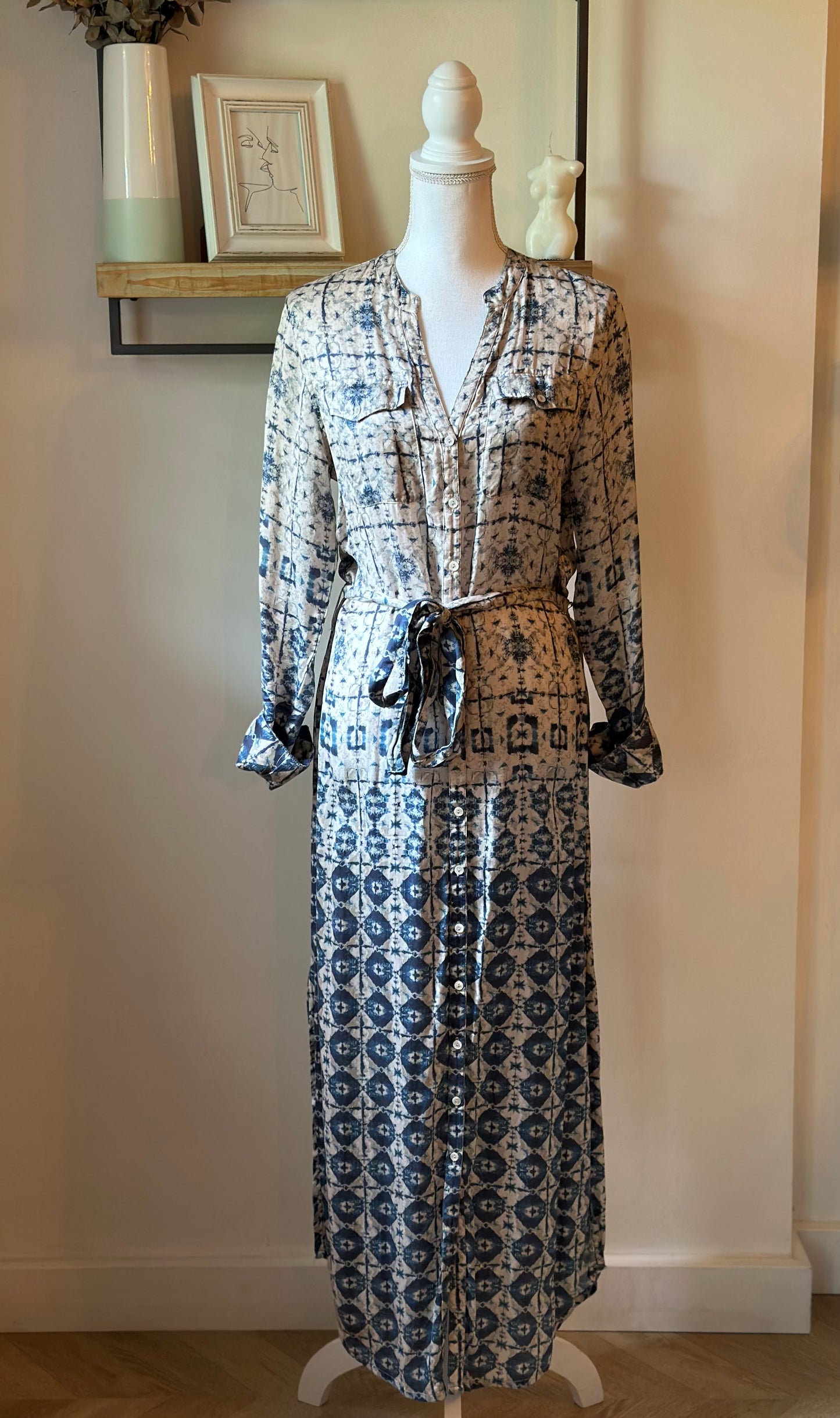 Robe longue à motifs bleus T.38