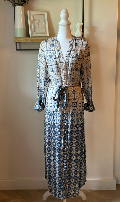 Robe longue à motifs bleus T.38