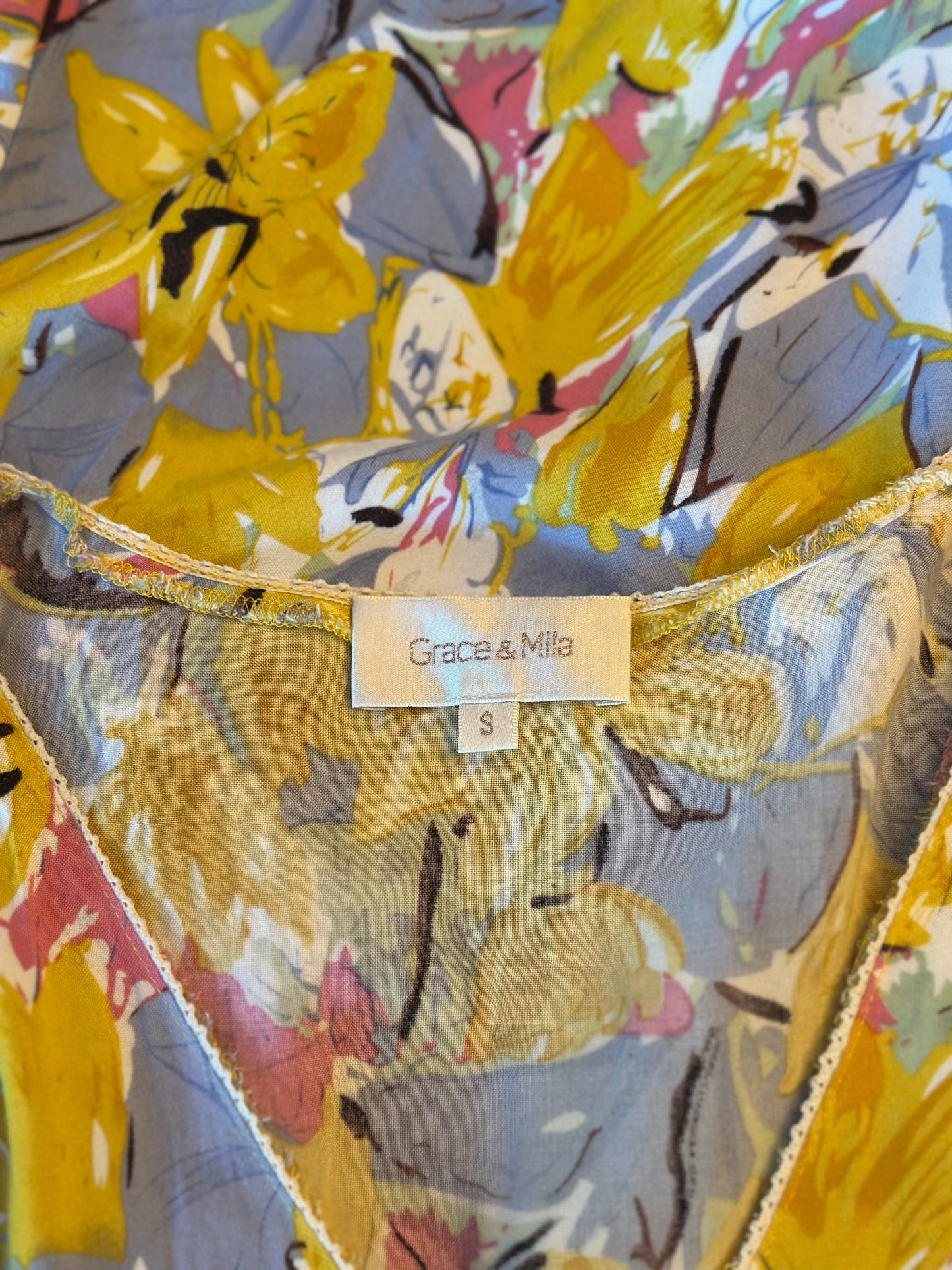 Robe mi-longue fleurie ceinturée T.36