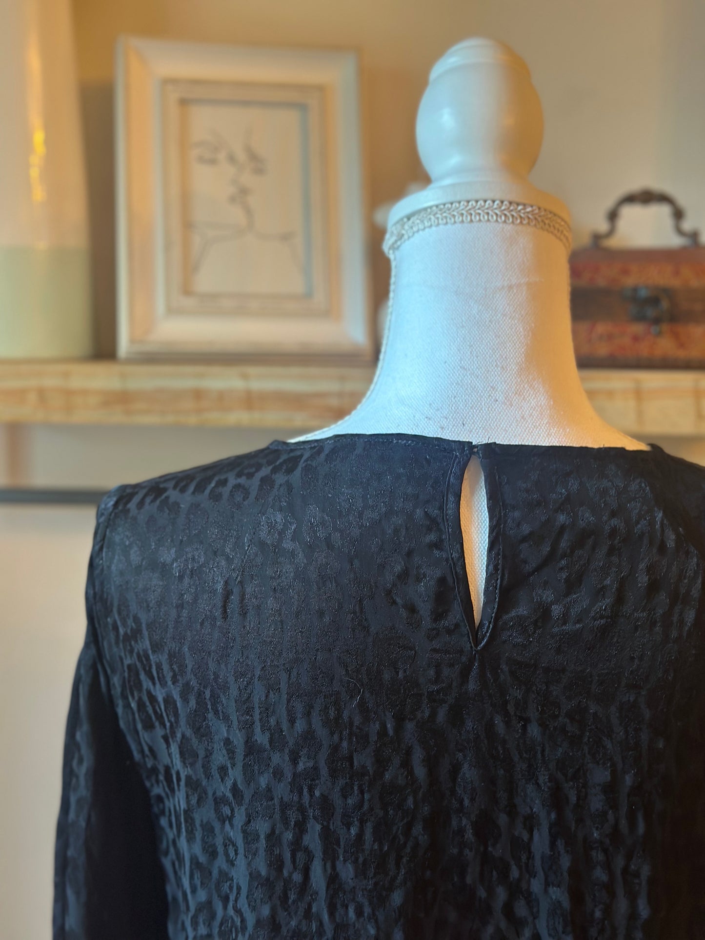 Blouse noire jacquard motif léopard T.38