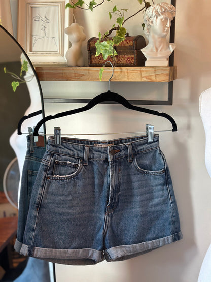 Short en jean bleu brut taille haute T.34