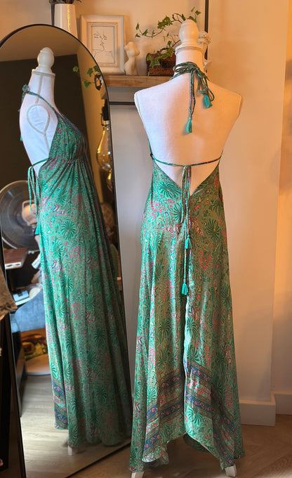 Robe longue imprimé fleuri, dos nu, en soie T.U