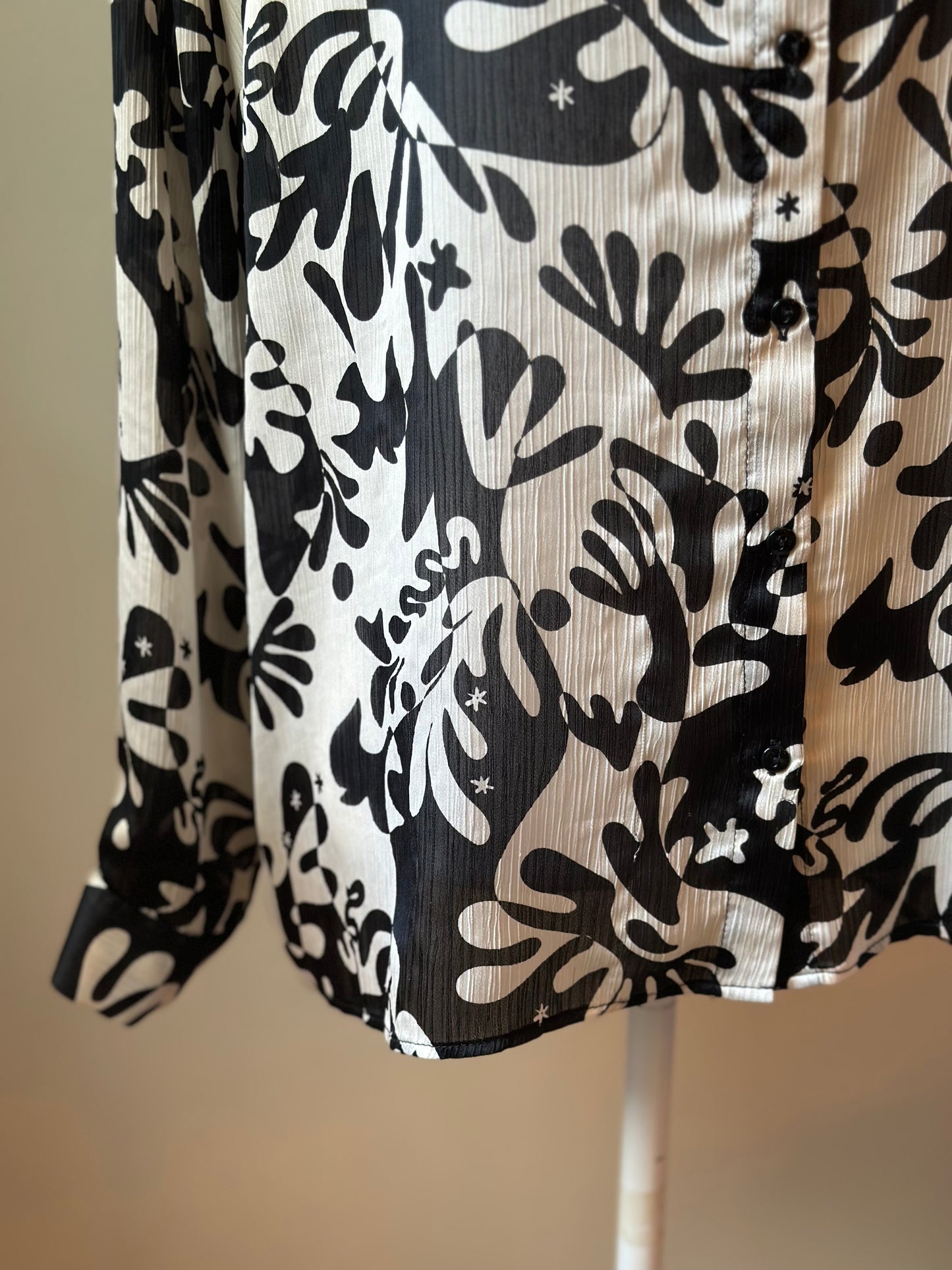 Chemise fluide imprimé noir et écru T.36