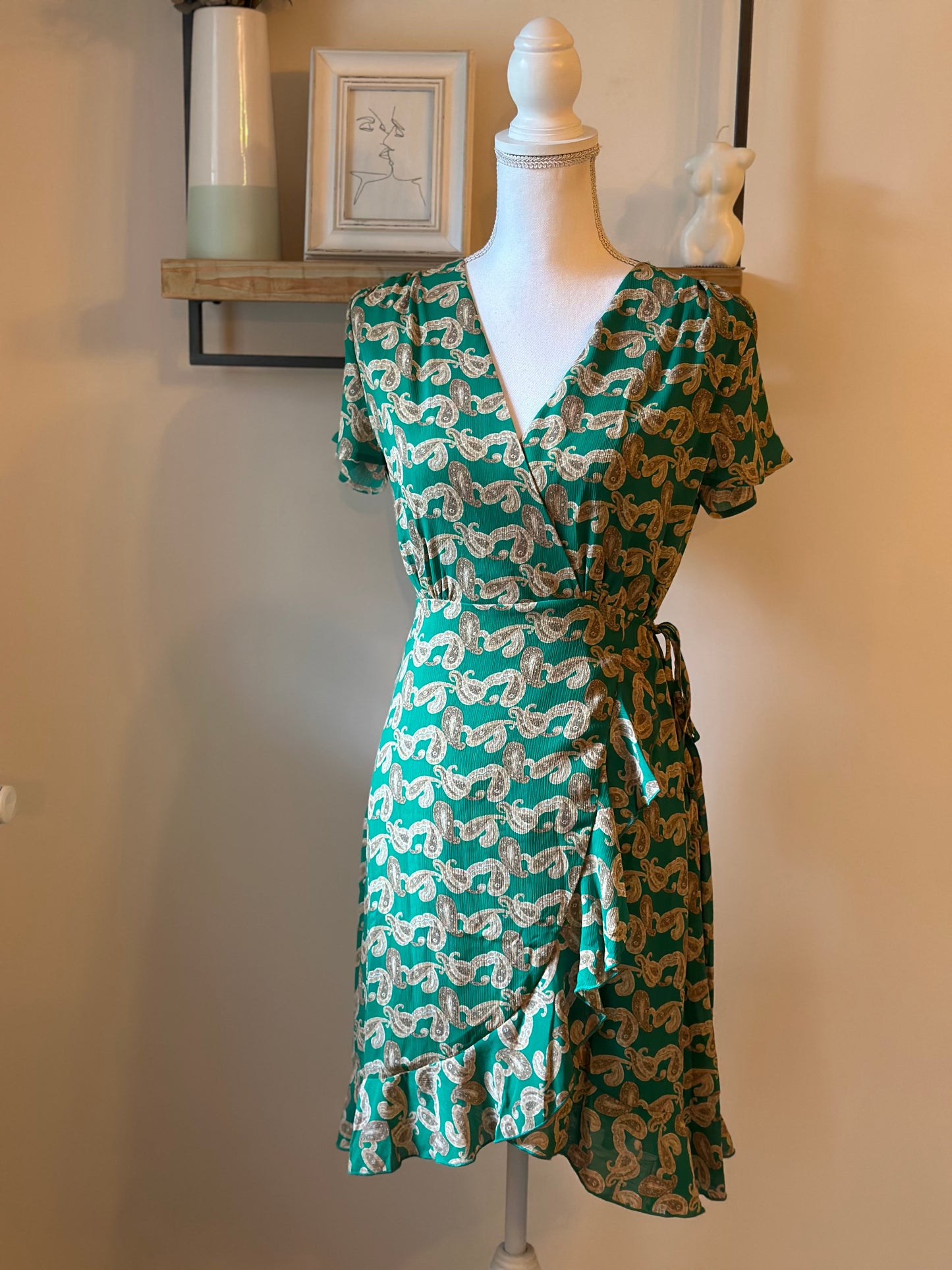 Robe portefeuille imprimé cachemire vert T.36 neuf avec étiquette