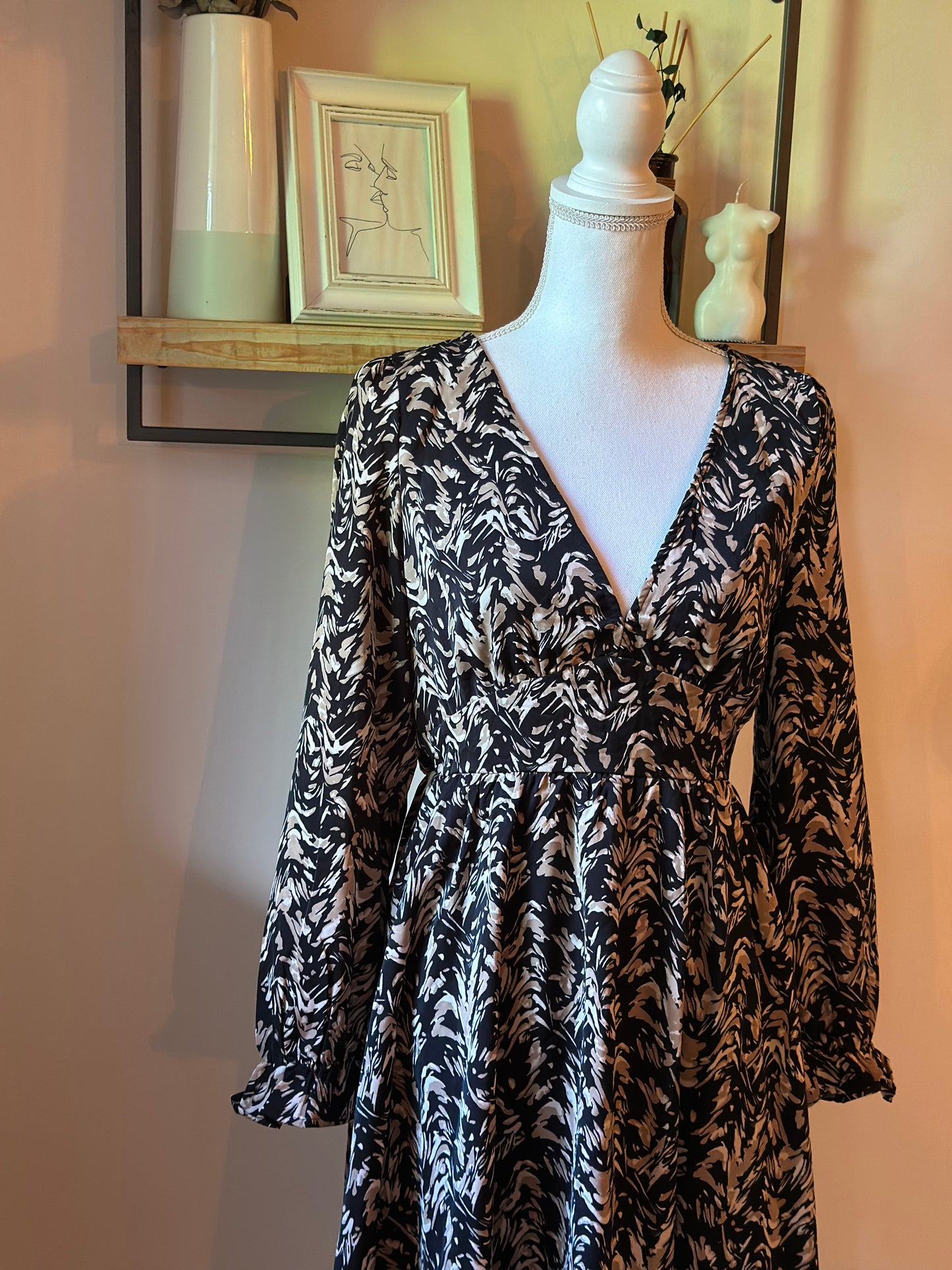 Robe fluide imprimé noir et beige T.38/40