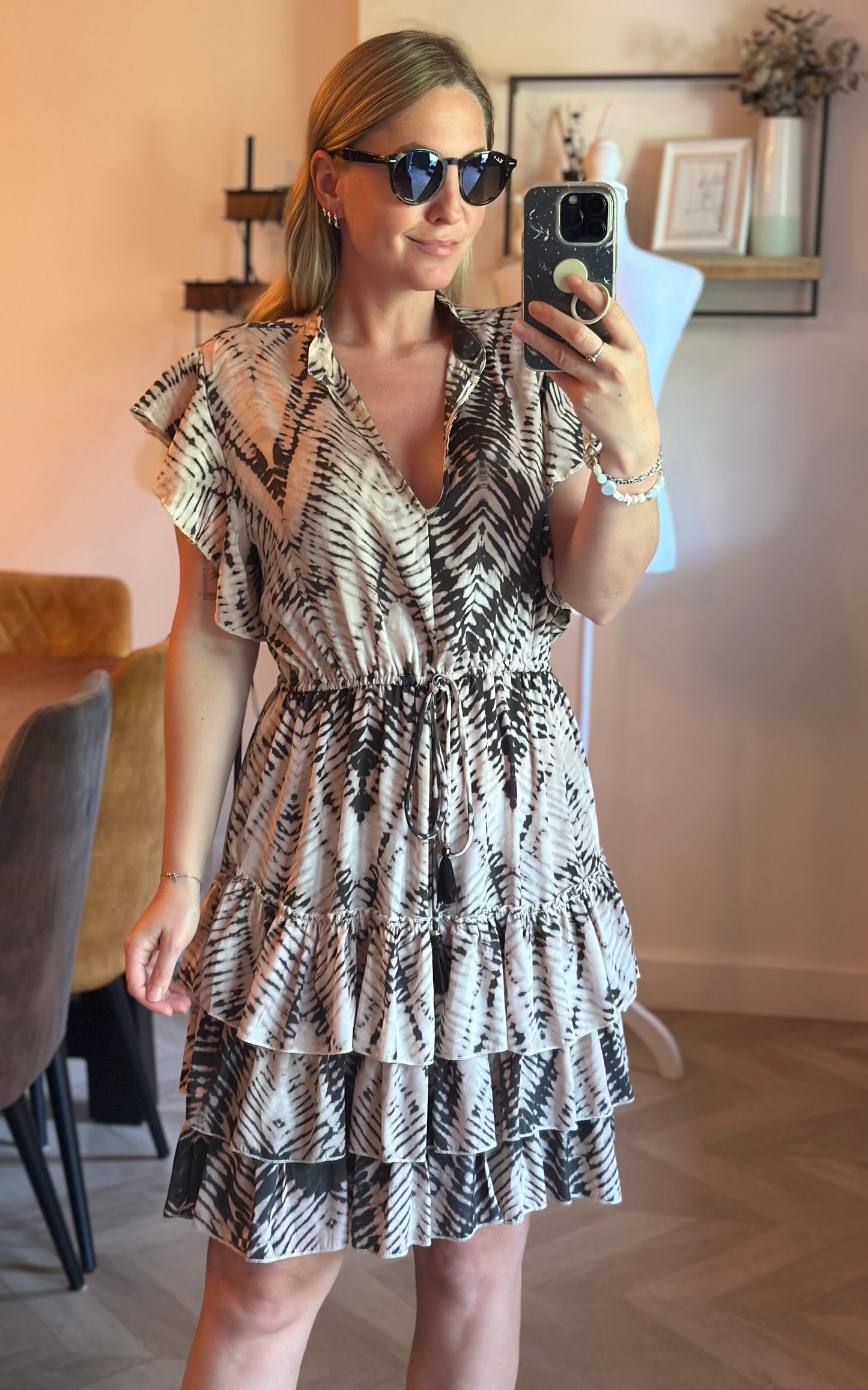 Robe volantée imprimé noir et blanc T.38