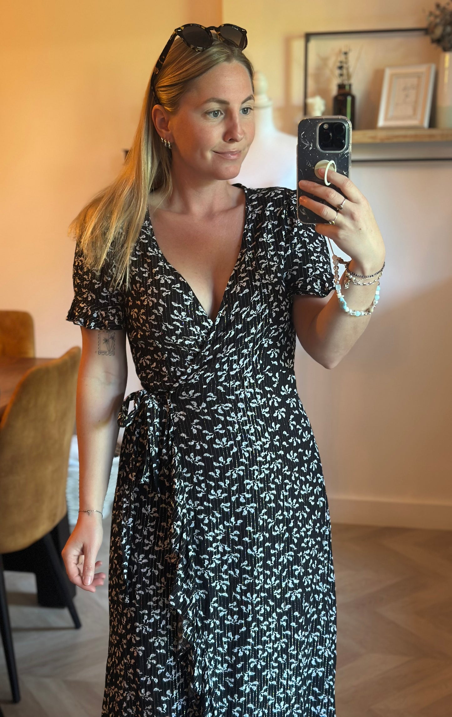 Robe portefeuille noire imprimé fleuri lurex argenté T.36