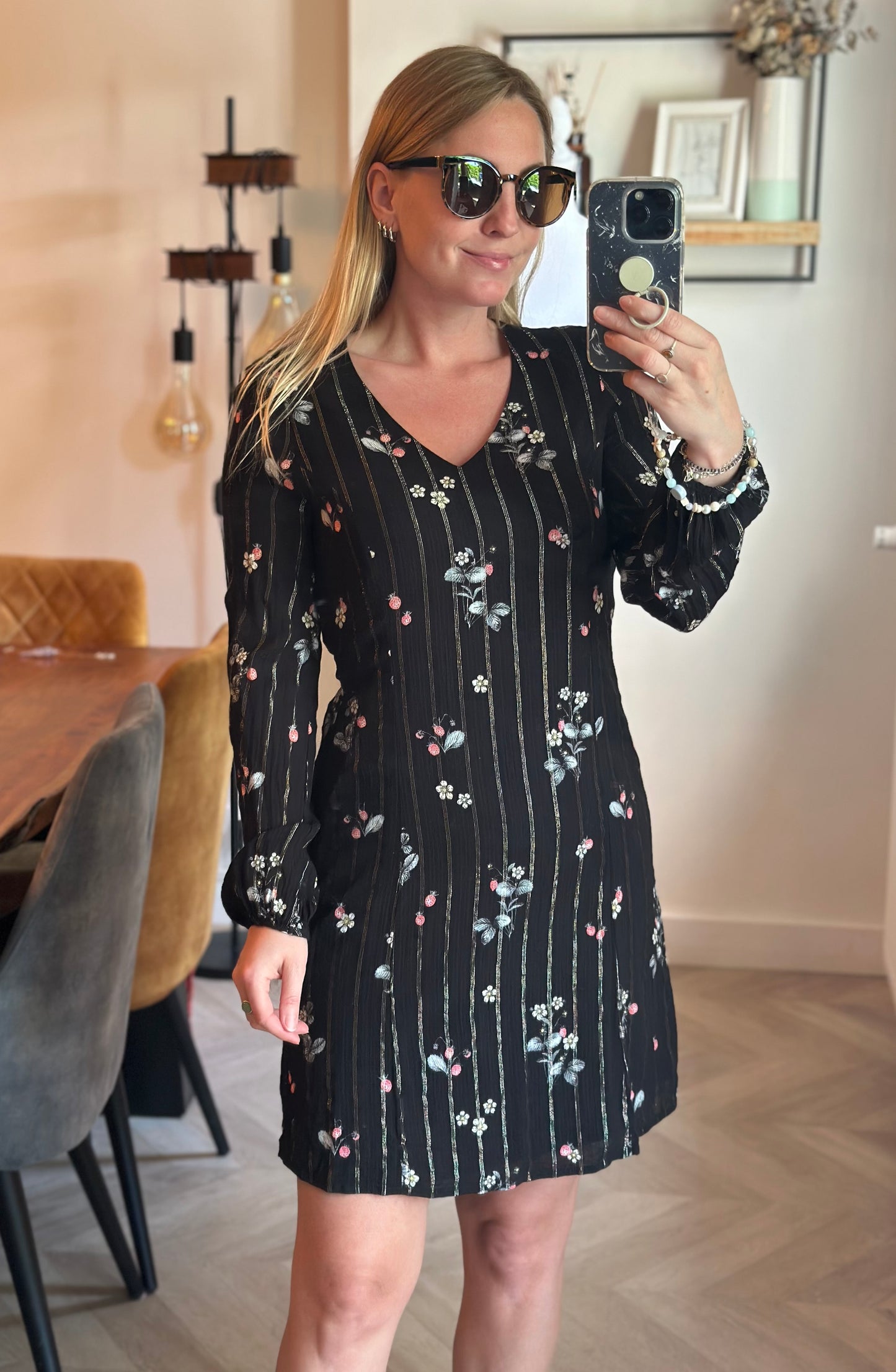 Robe noire fleurie rayée lurex T.36