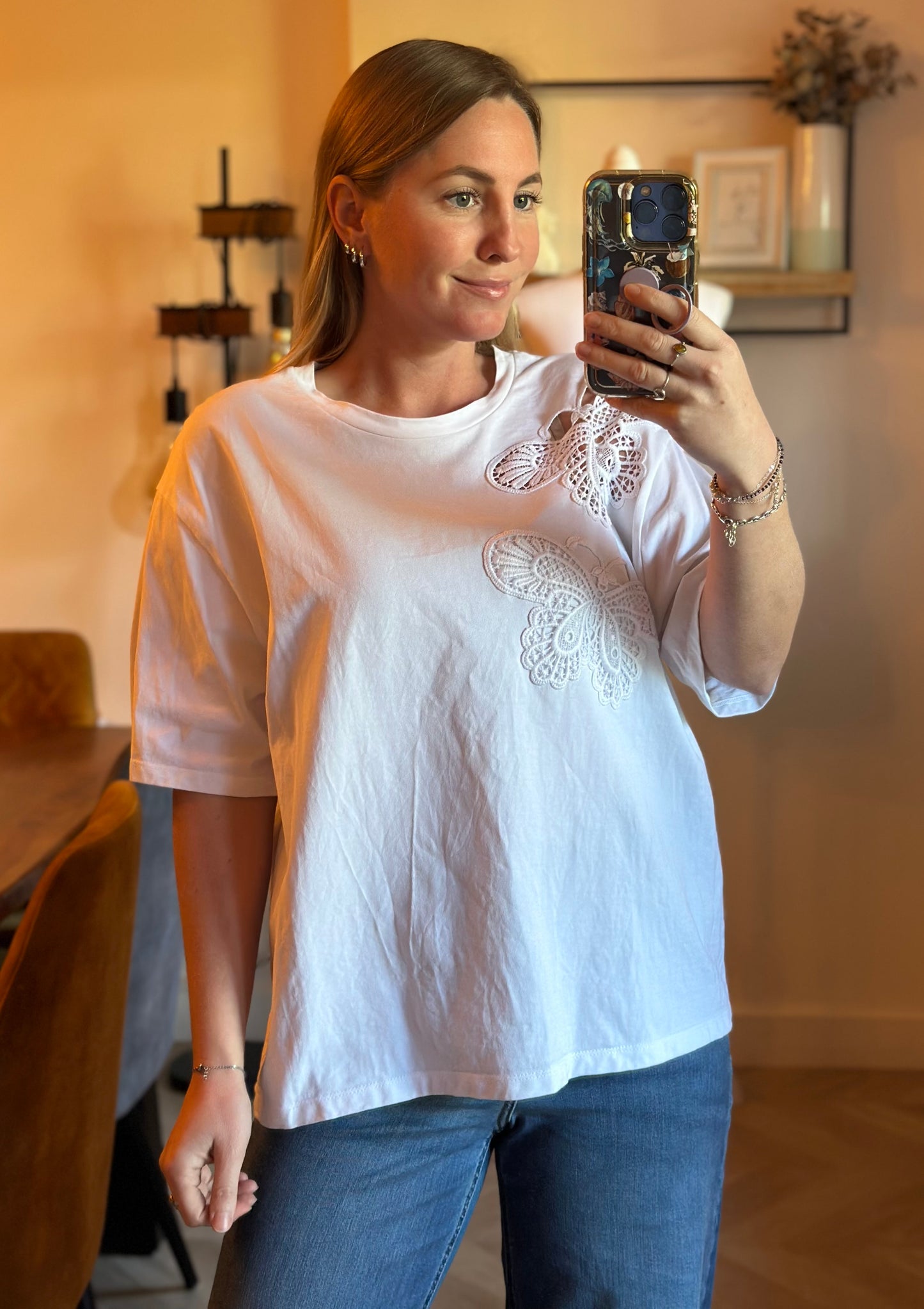 T-shirt manches courtes blanc brodé papillon en coton T.40 oversize