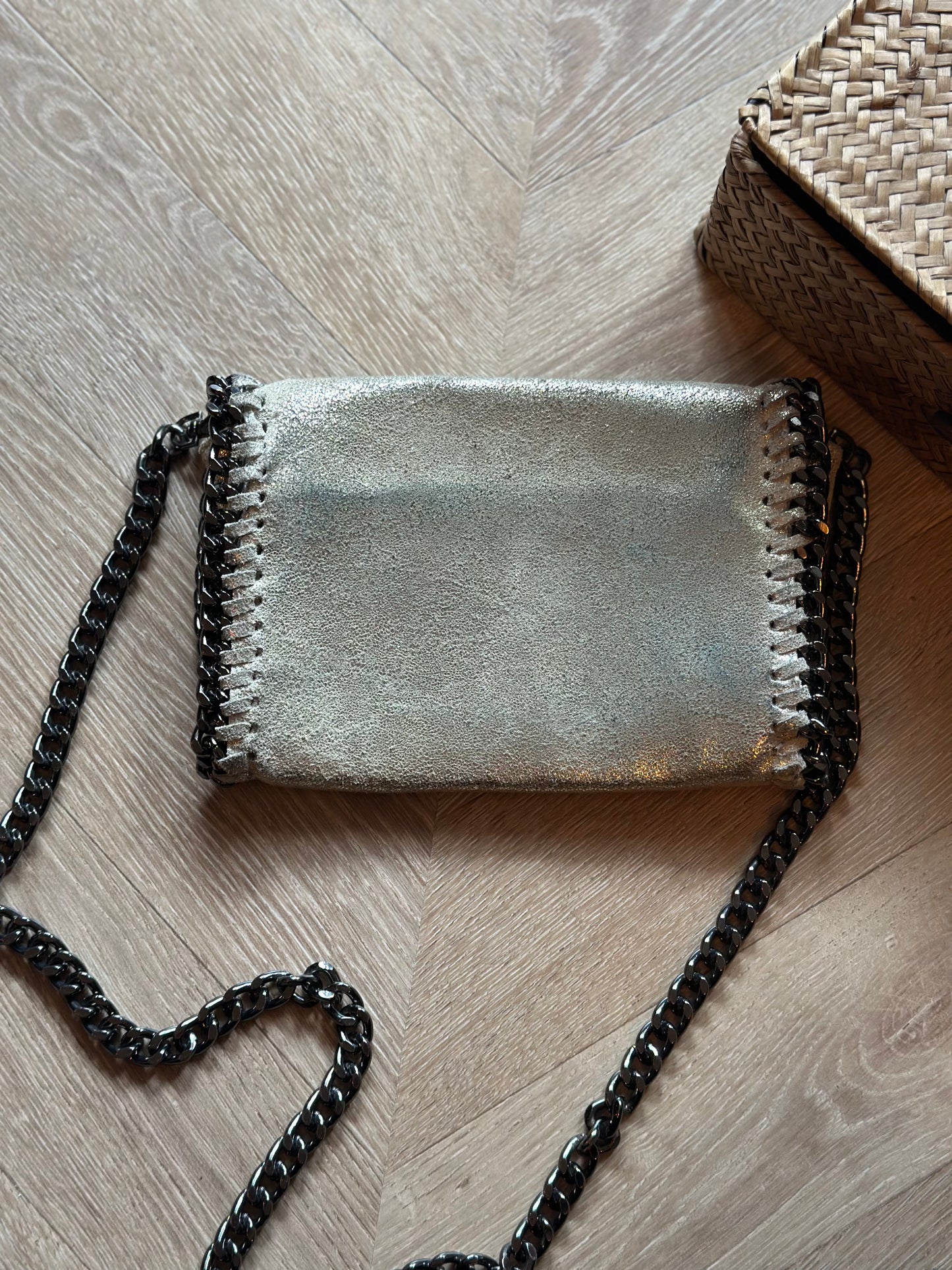Sac bandoulière cuir métallisé doré chaîne Made in Italy – 21x14 cm