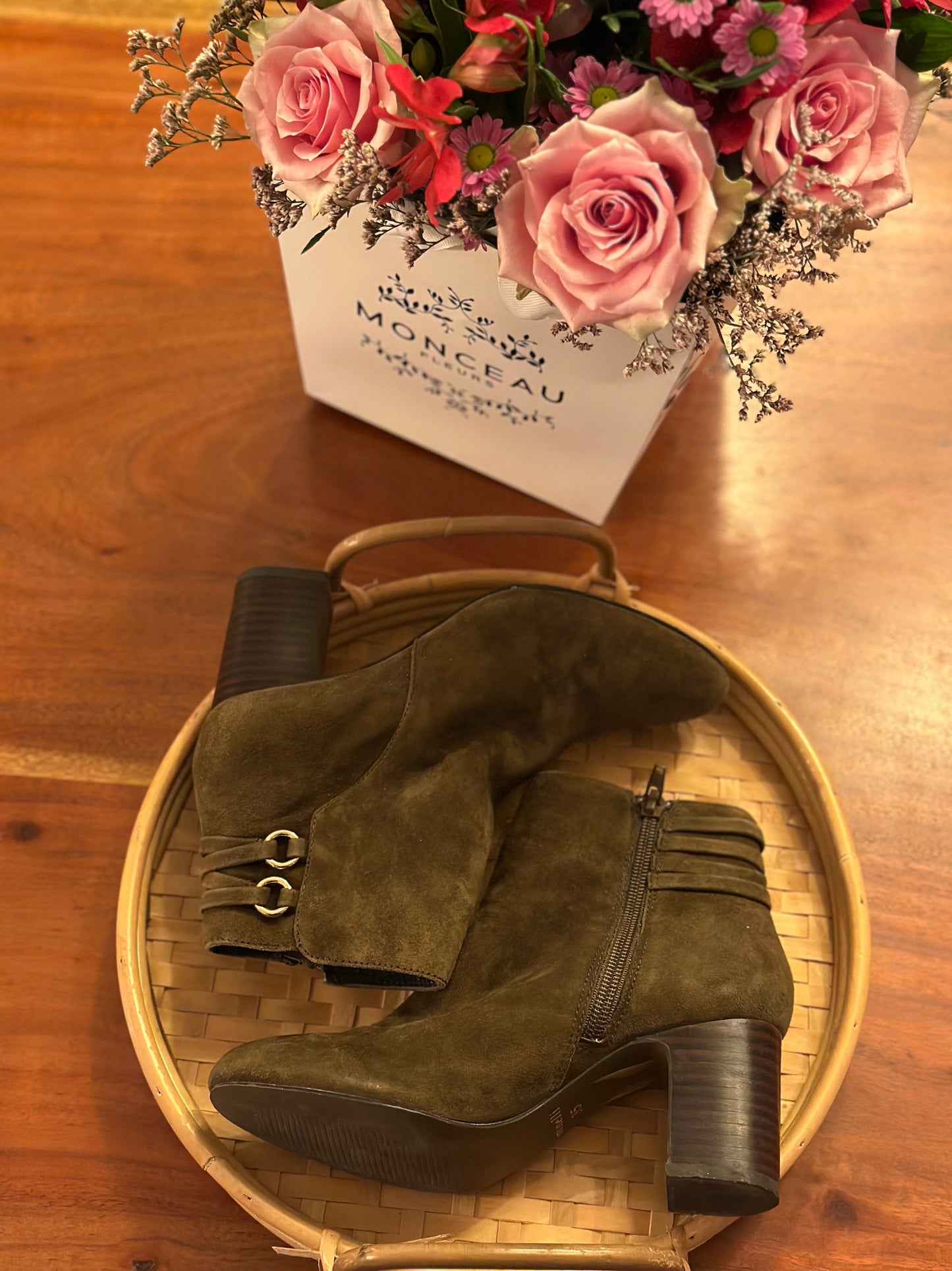 Bottines en cuir daim marron/kaki T.35