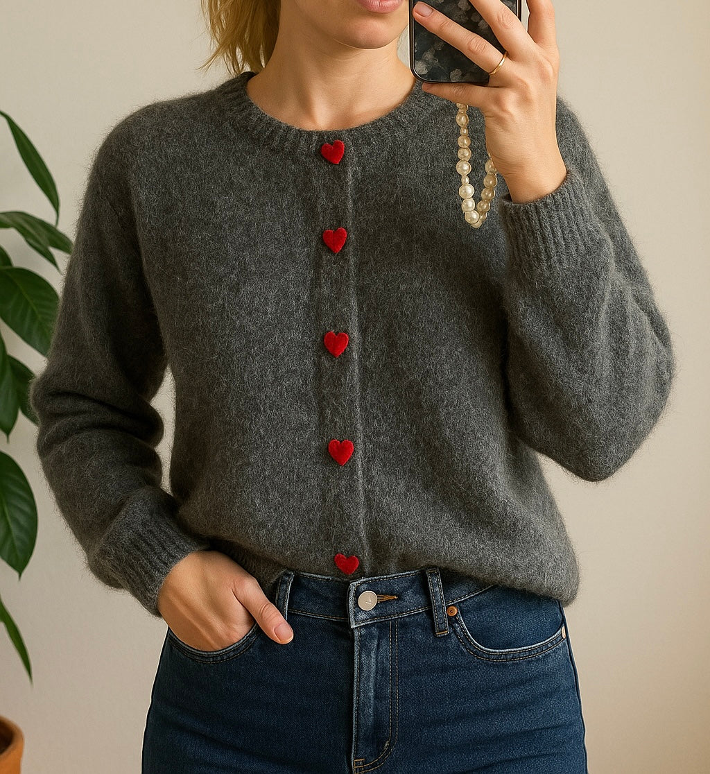Cardigan gris en maille laine, boutons cœur rouge, T.U