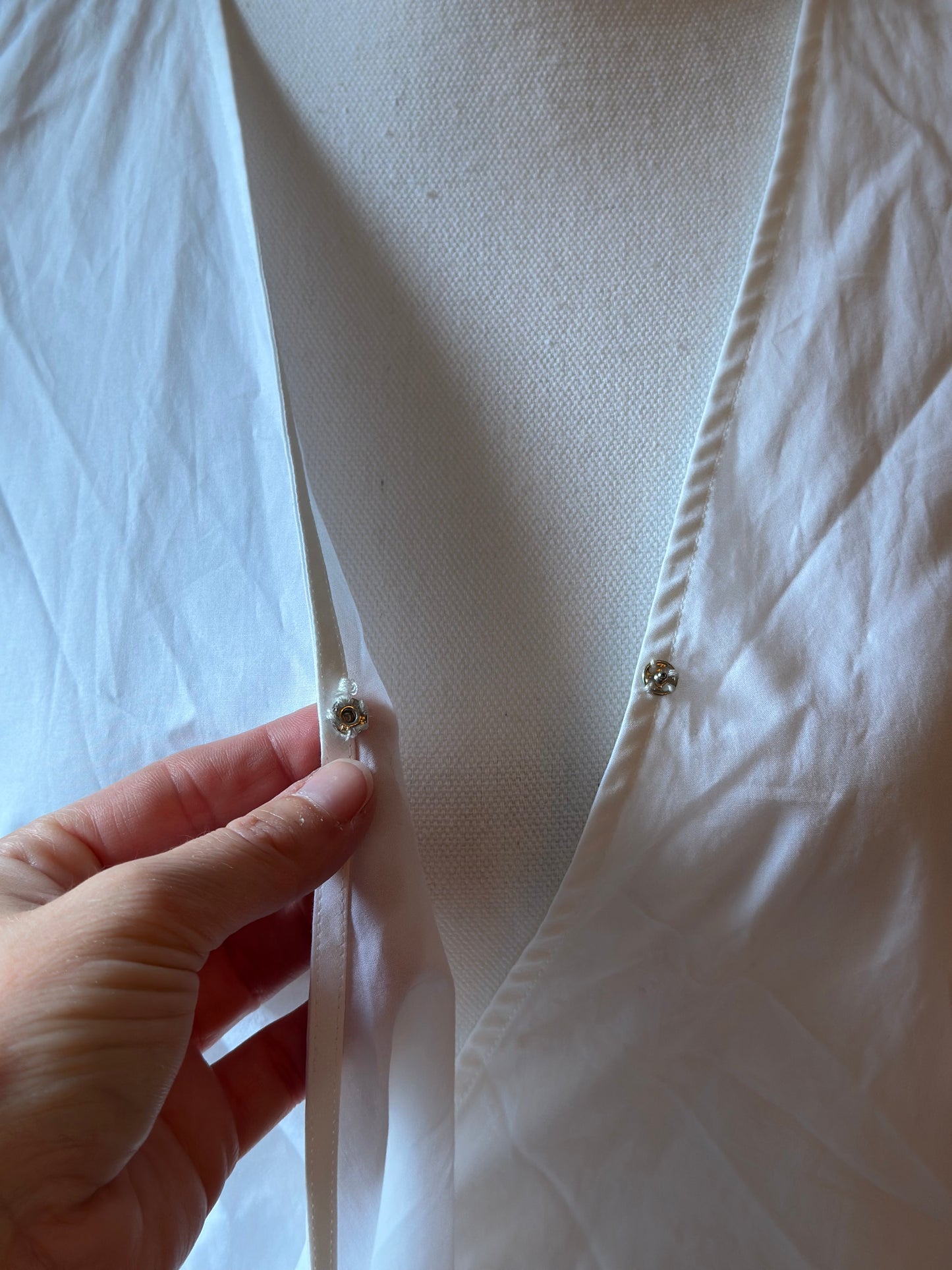 Blouse en coton broderie, anglaise T.36