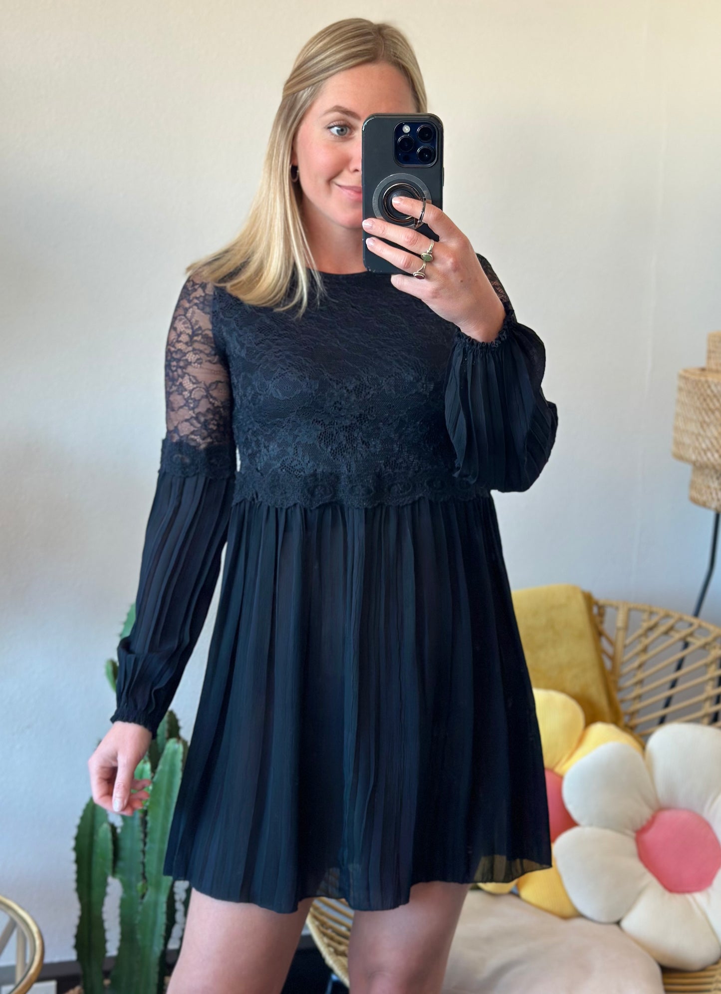 Robe noir en dentelle T.36