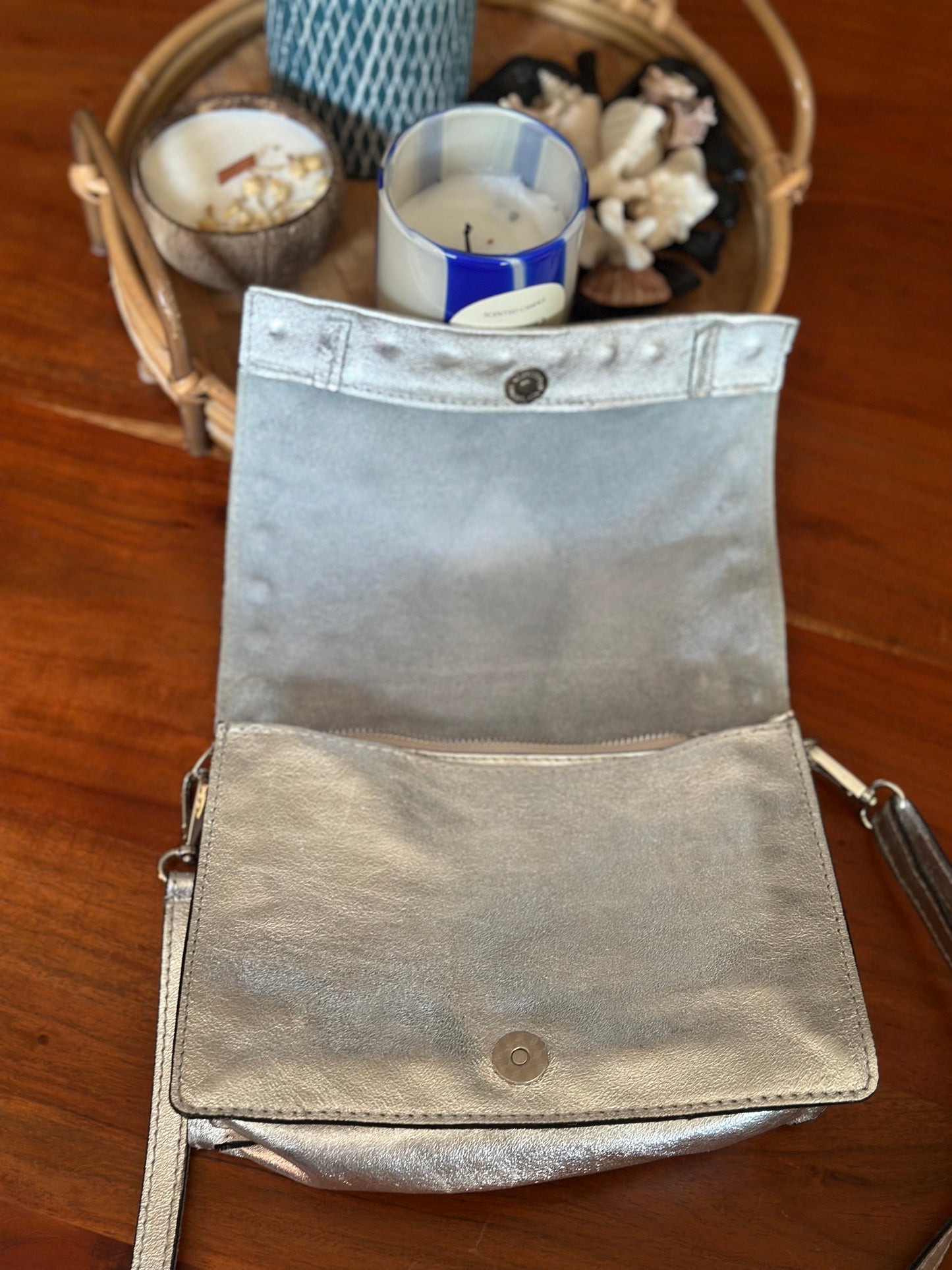 Sac bandoulière en cuir argenté