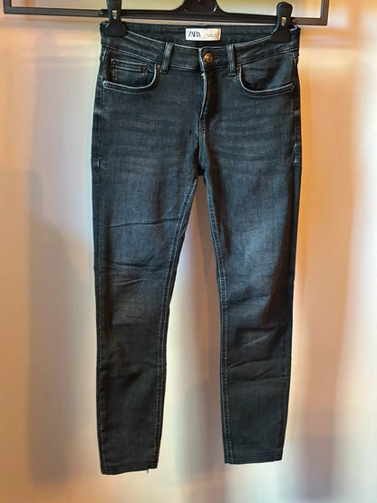 Jean slim noir T.38