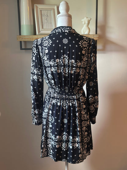 Robe évasée imprimé noir et blanc viscose T.38