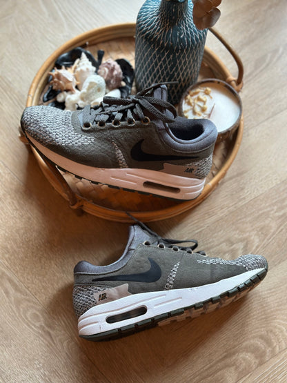 Baskets Air Max Zero SE GS vert kaki et noir P.37,5