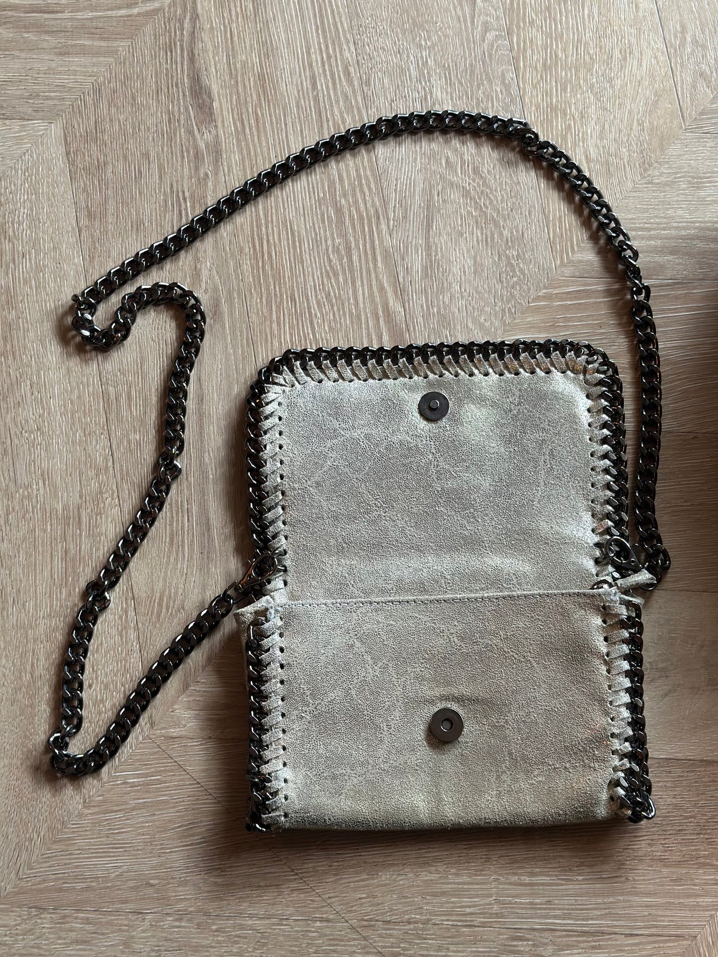 Sac bandoulière cuir métallisé doré chaîne Made in Italy – 21x14 cm