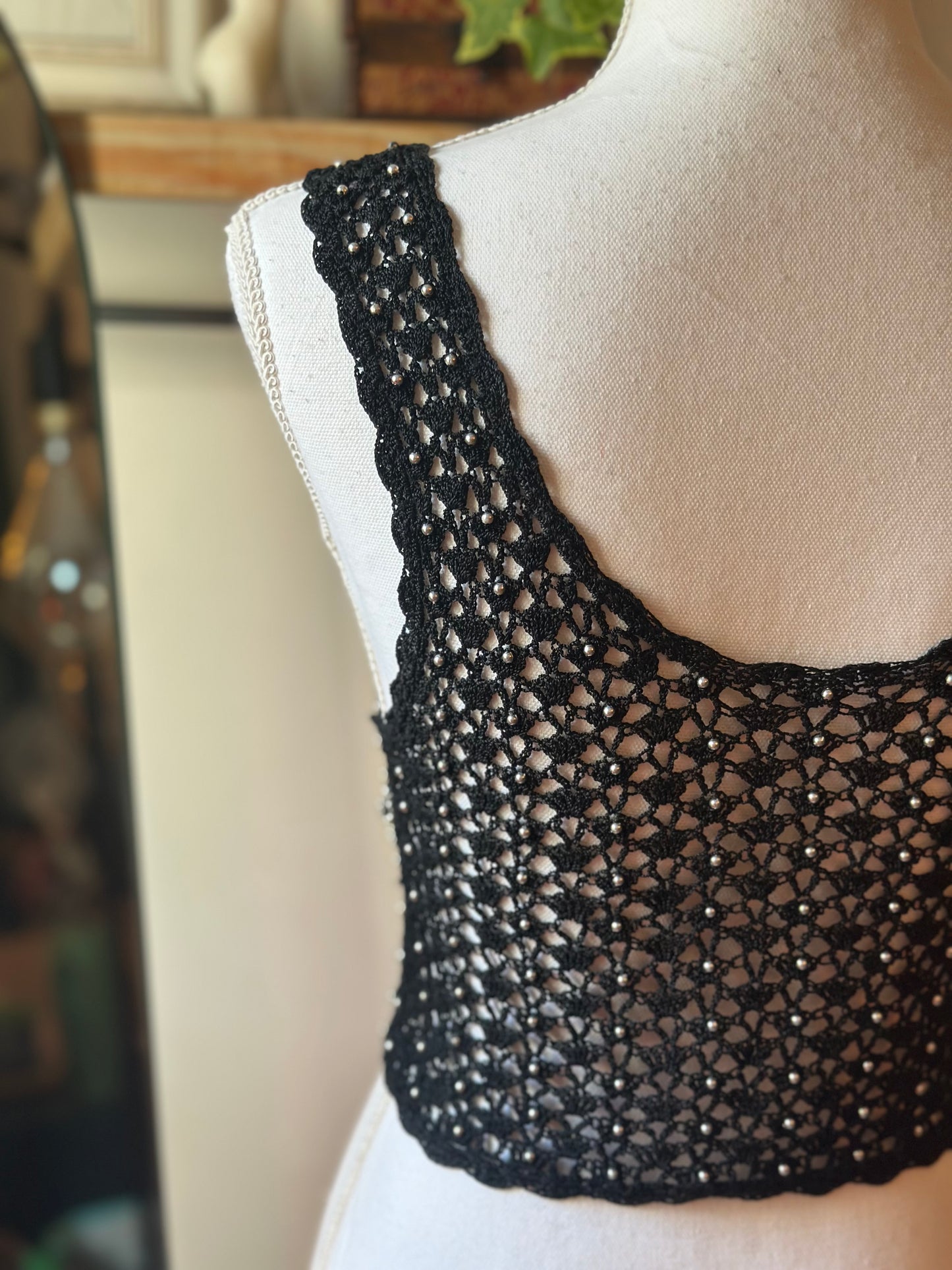 Top court crochet noir perles argentées, Vintage T.36