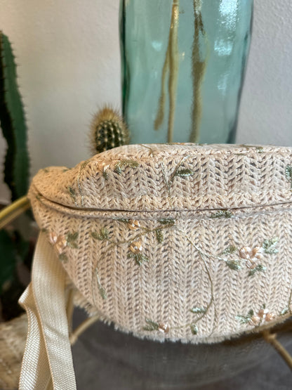 Banane beige crème brodée de fleurs