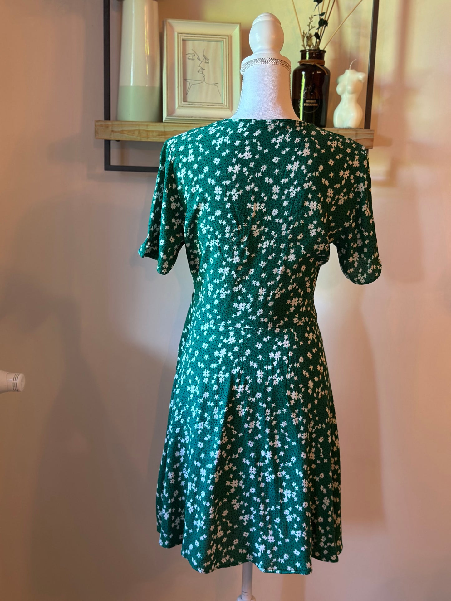 Robe portefeuille verte fleurie - T.40
