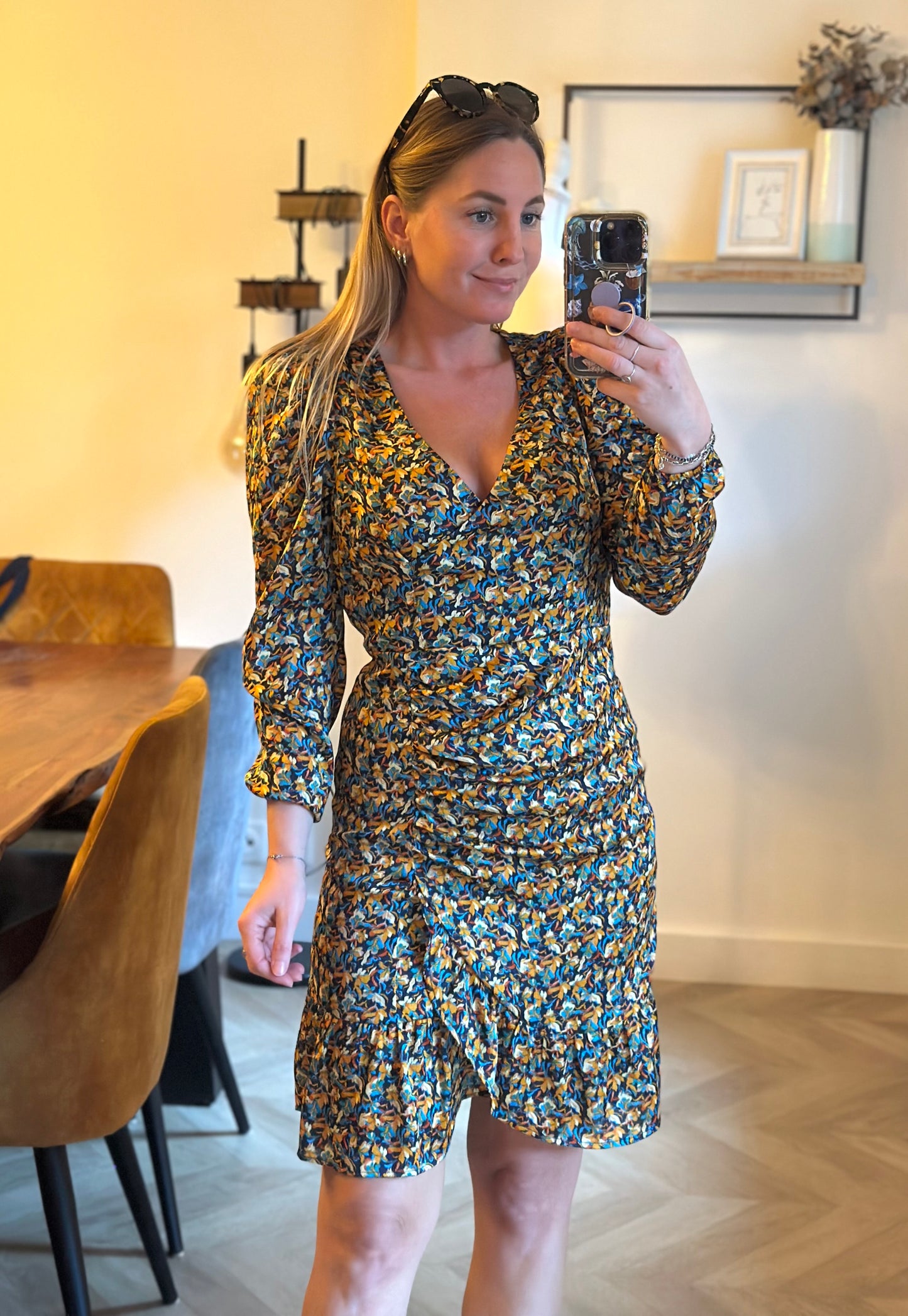 Robe élégante à fleurs colorées, neuve avec étiquette T.36