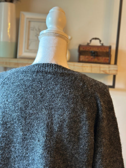 Cardigan gris en maille laine, boutons cœur rouge, T.U