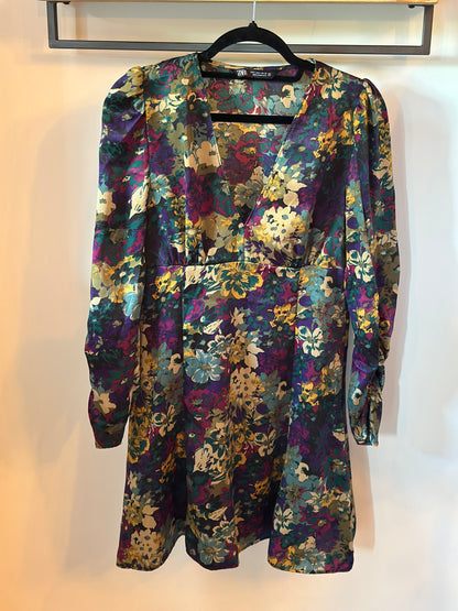 Robe fleurie satinée manches longues T.36