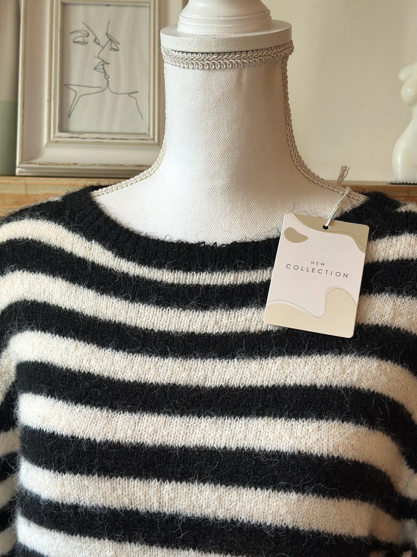 Pull rayé noir et écru en laine mélangée T.U neuf