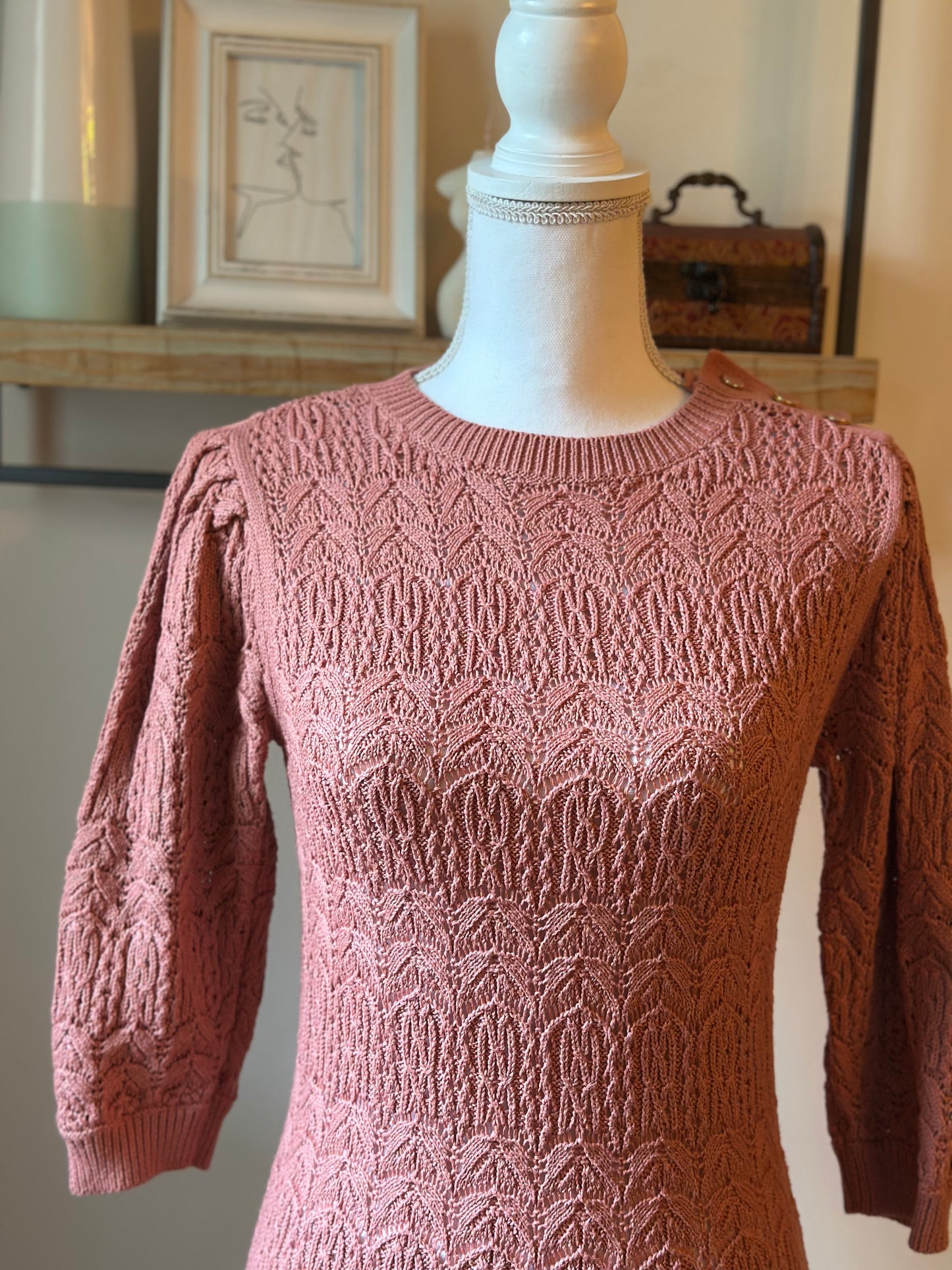 Pull ajouré rose T.36