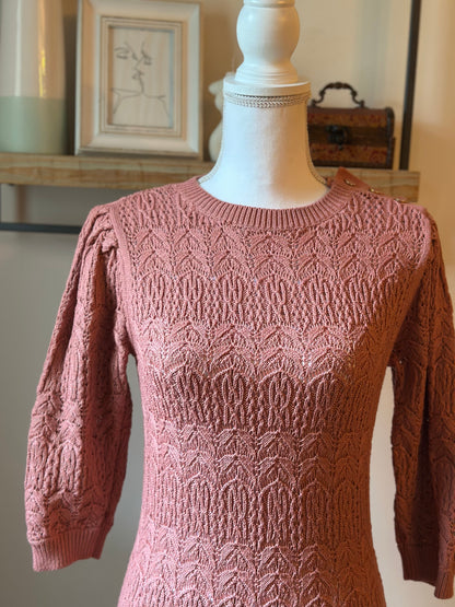 Pull ajouré rose T.36