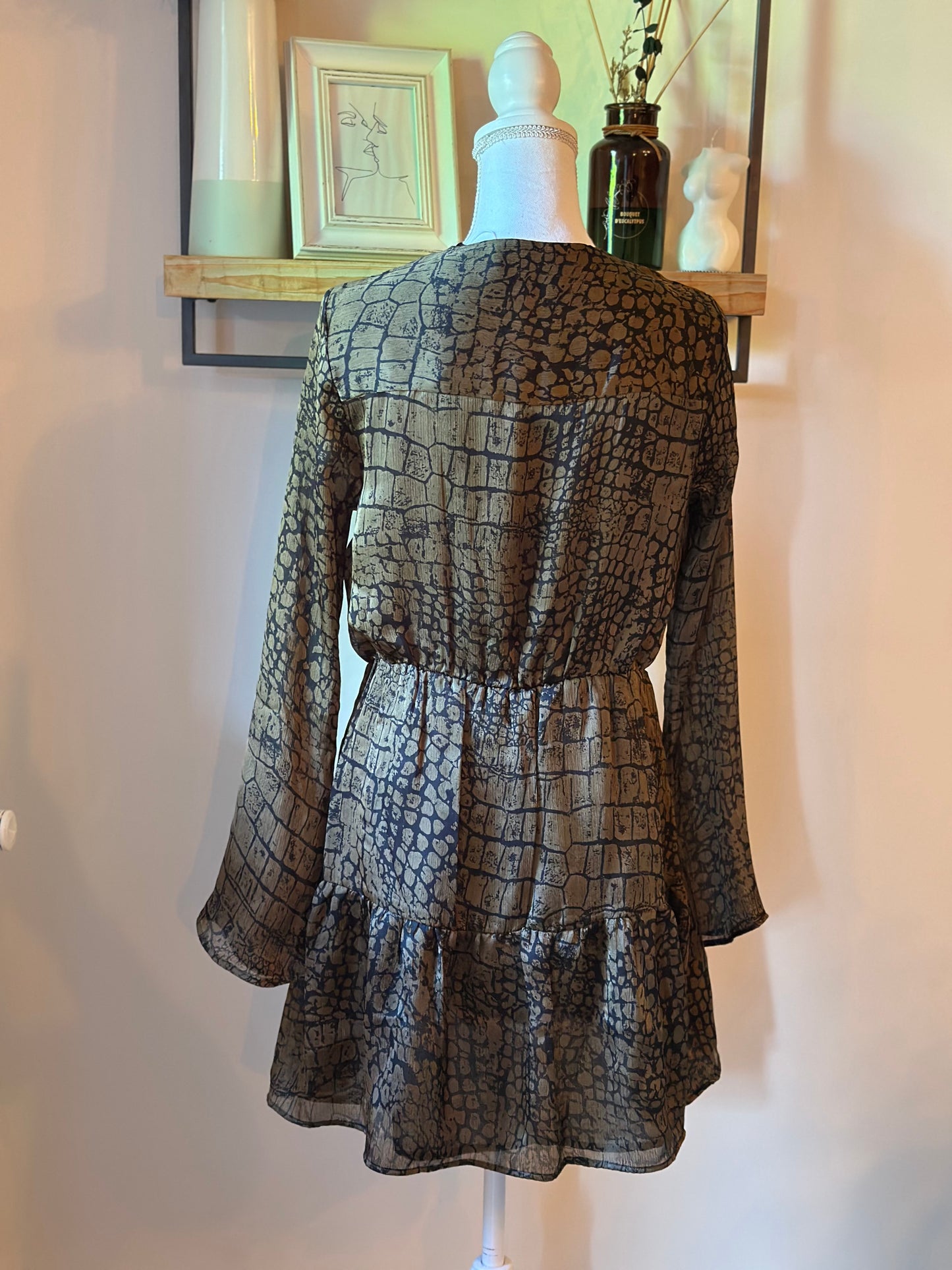 Robe fluide imprimé animalier kaki et noir manches longues T.36