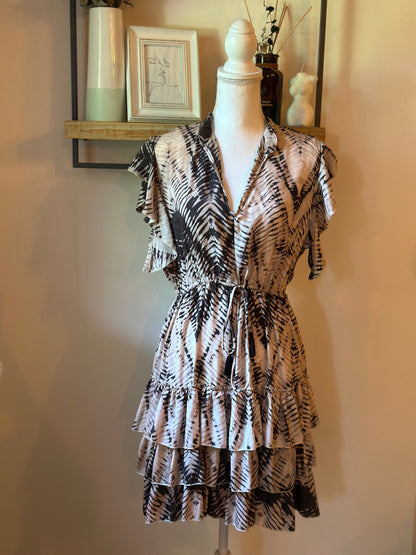 Robe volantée imprimé noir et blanc T.38