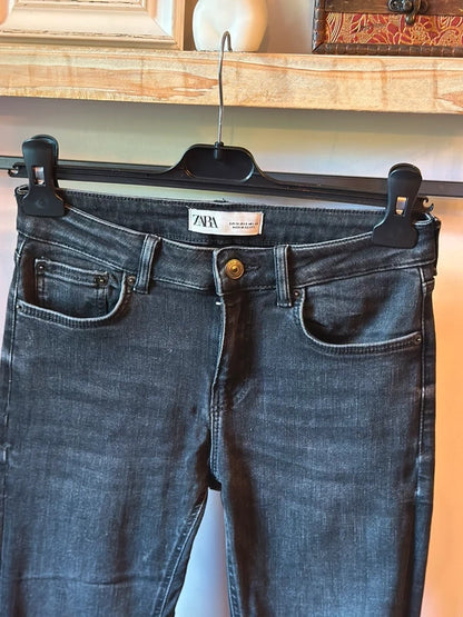 Jean slim noir T.38