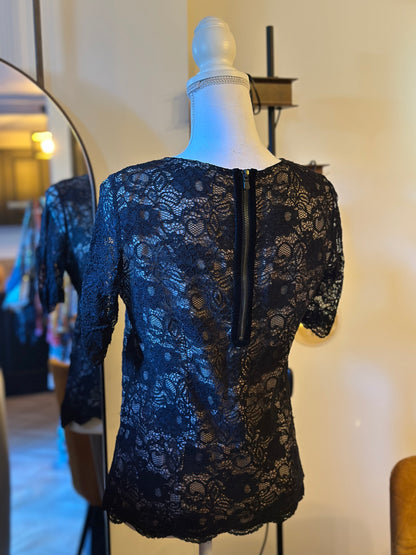 Blouse en dentelle noire T.38