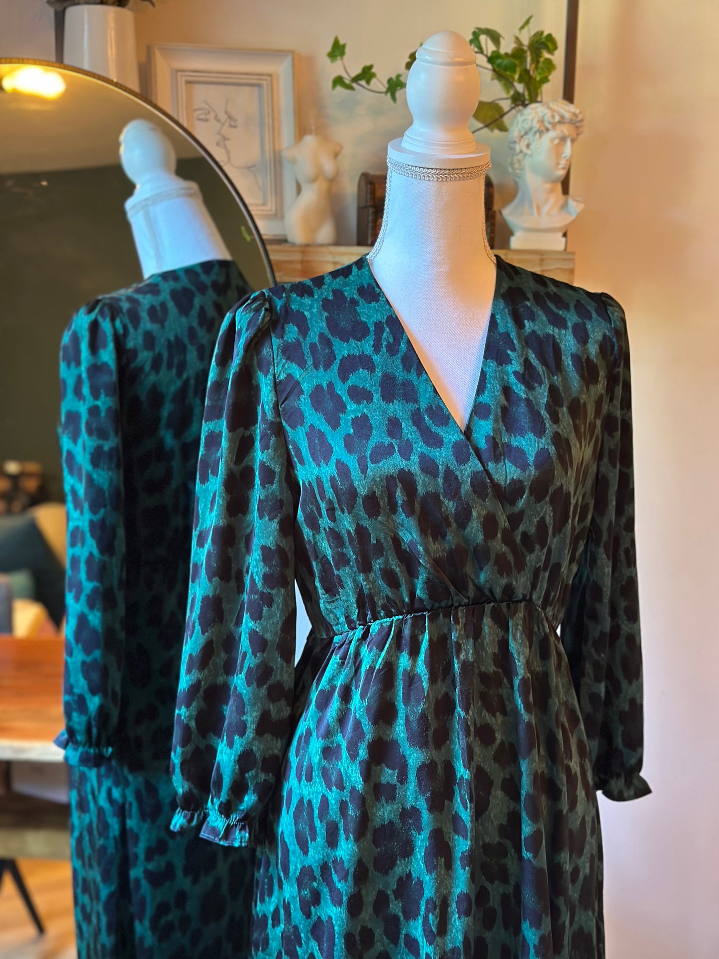 Robe longue imprimé léopard vert et noir T.36