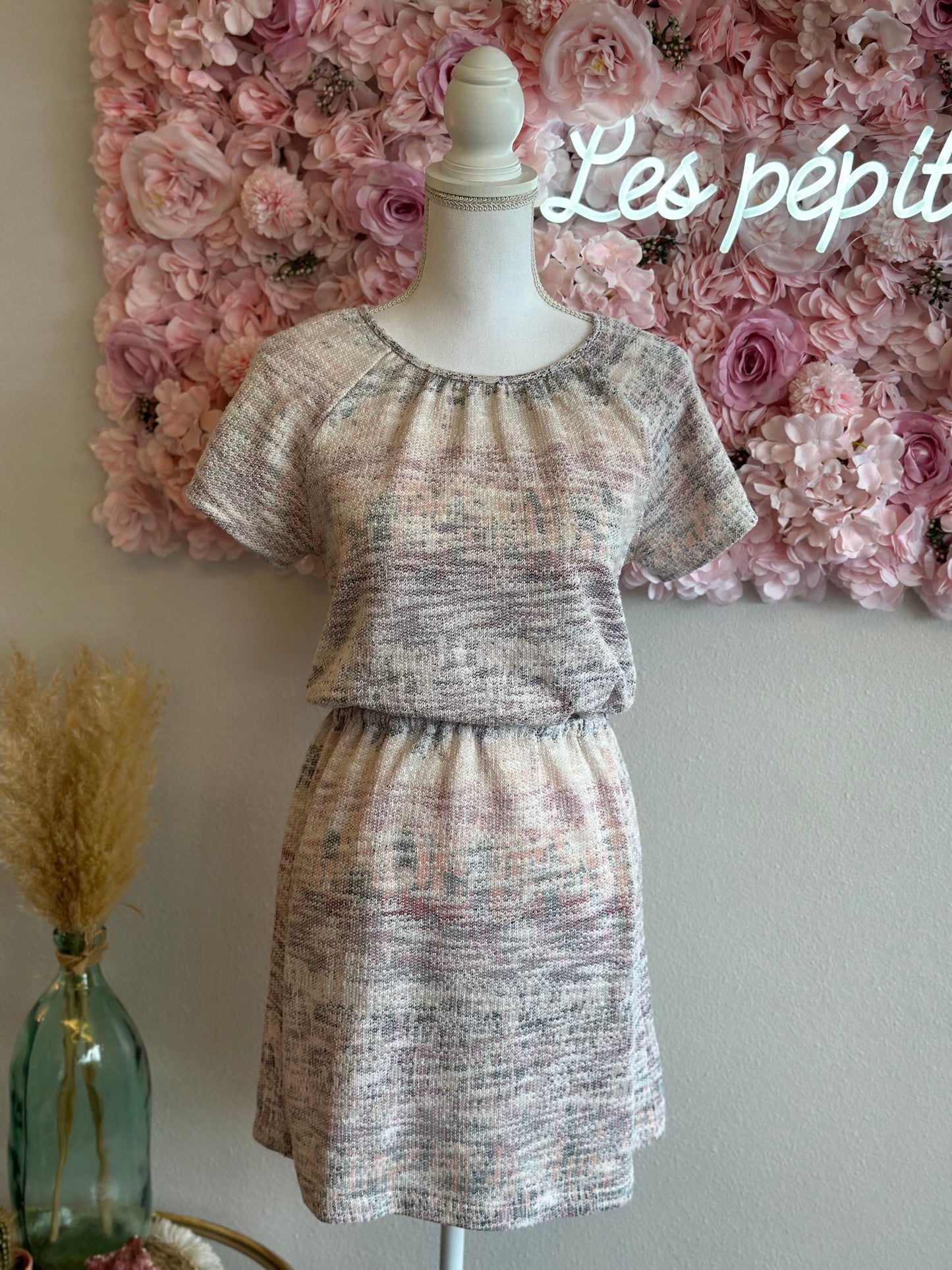 Robe texturée colorée dans les tons clairs T.34